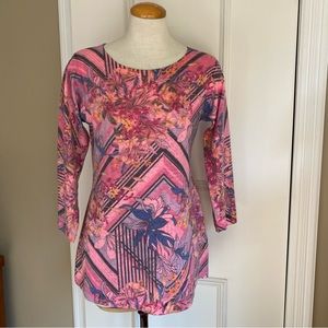 💐Gorgeous Nally and Millie floral knit tunic top